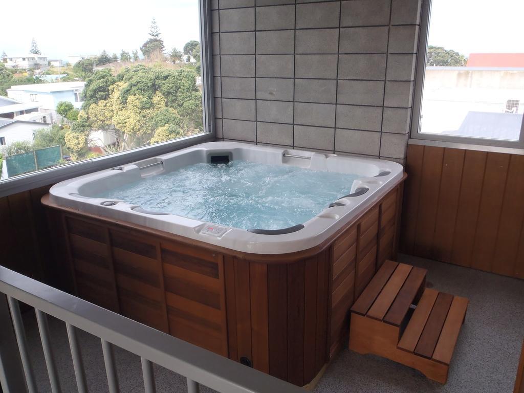 Beach Pacific Apartments Waihi Room photo